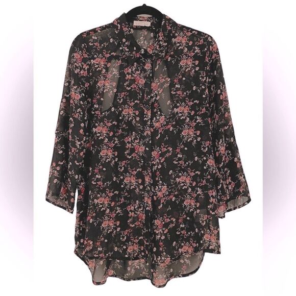 Socialite Floral Shirt Lightweight Semi-sheer cutout back - Picture 5 of 11